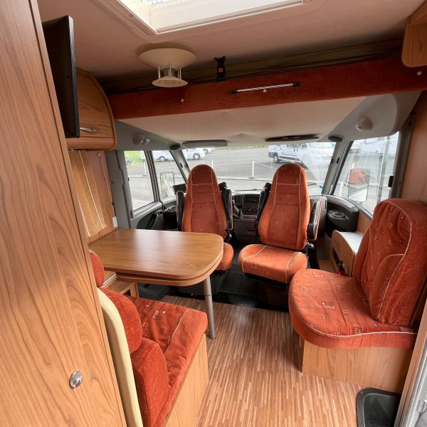 Champion Caravanes et Camping Car AVIANO I 725 Burstner