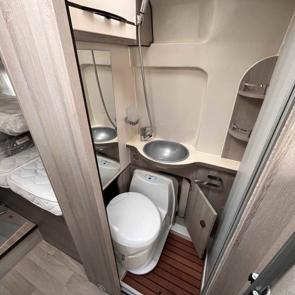 Champion Caravanes et Camping Car FONT VENDOME DUO VAN Font Vendôme