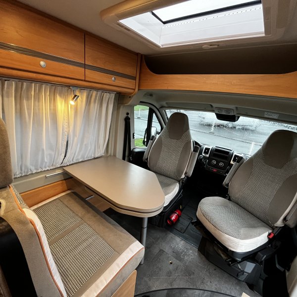 Champion Caravanes et Camping Car 2 WIN PLUS Possl