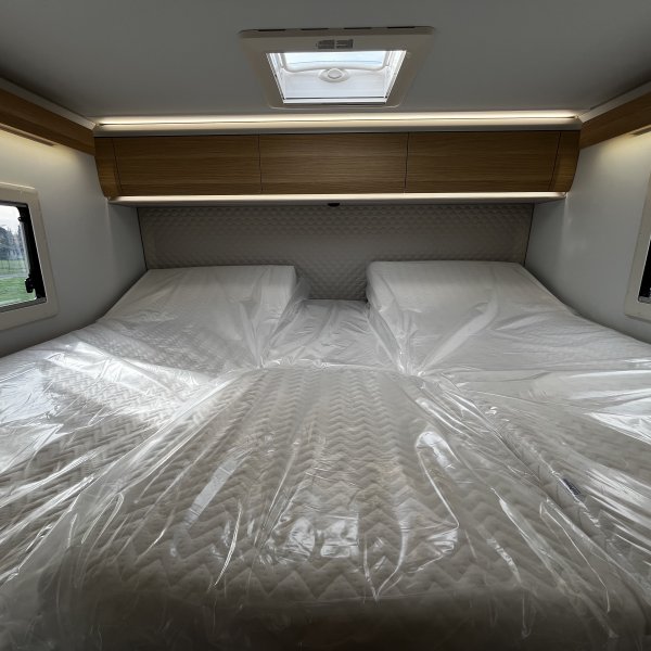 Champion Caravanes et Camping Car MATRIX 650 DL 60th Adria