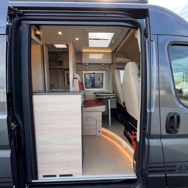 Champion Caravanes et Camping Car BURSTNER CAMPEO C 540 4*4 Burstner