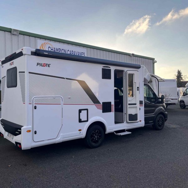 Champion Caravanes et Camping Car PILOTE ATLAS 696 G Pilote