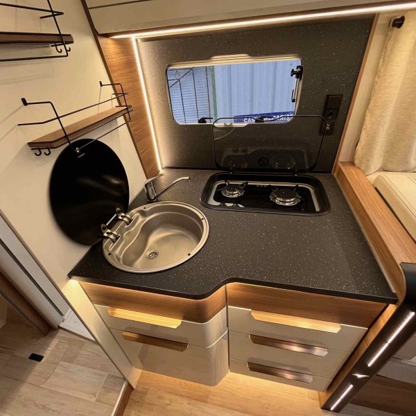 Champion Caravanes et Camping Car PILOTE G 740 FC EVIDENCE Pilote