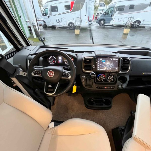 Champion Caravanes et Camping Car PILOTE G 740 FC EVIDENCE Pilote