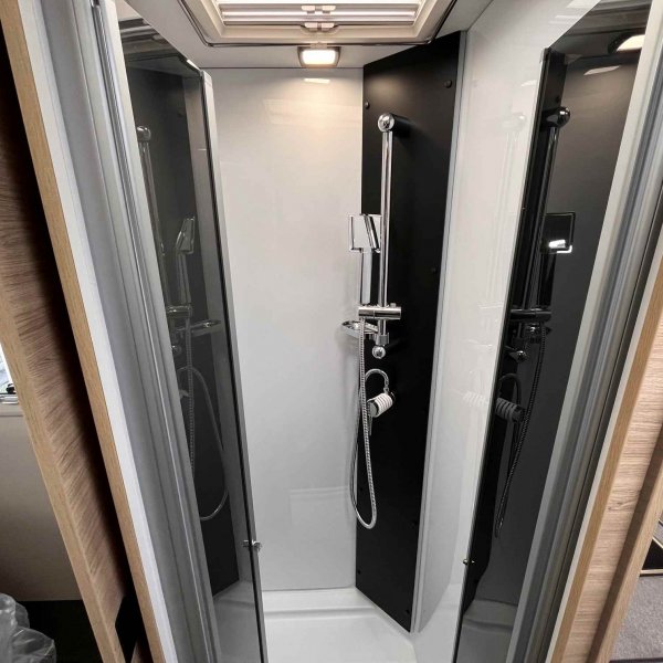 Champion Caravanes et Camping Car CHALLENGER 318 ANNIVERSAIRE Challenger