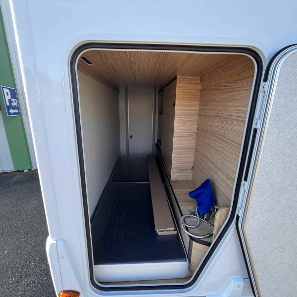 Champion Caravanes et Camping Car P 690 Pilote