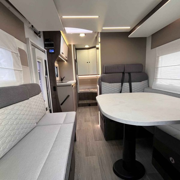 Champion Caravanes et Camping Car BENIMAR TESSORO 483 Benimar