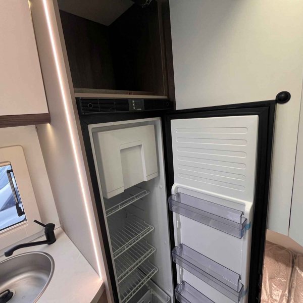 Champion Caravanes et Camping Car BENIMAR TESSORO 483 Benimar