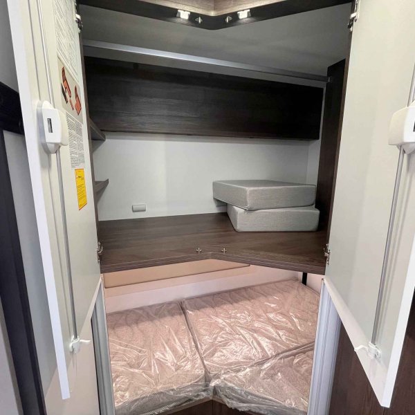 Champion Caravanes et Camping Car BENIMAR TESSORO 483 Benimar