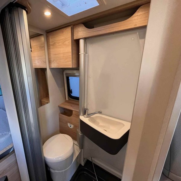 Champion Caravanes et Camping Car DETHLEFFS GLOBETRAIL CVD 600 S Dethleffs