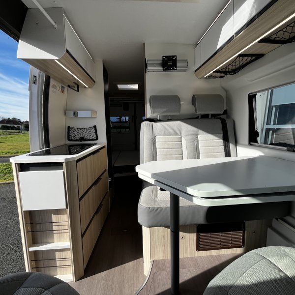 Champion Caravanes et Camping Car TWIN 600 SP FAMILY Adria