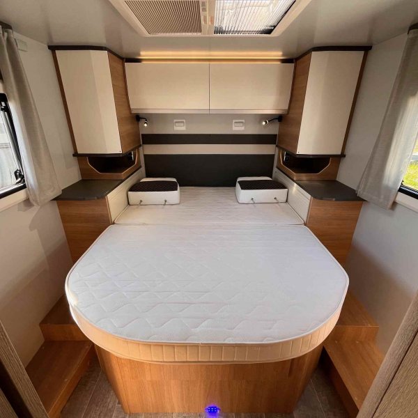 Champion Caravanes et Camping Car GIOTTILINE TOSCAN 74 NF Giottiline