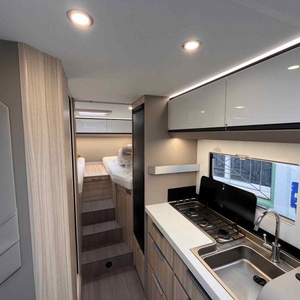 Champion Caravanes et Camping Car COMPACT DL Adria