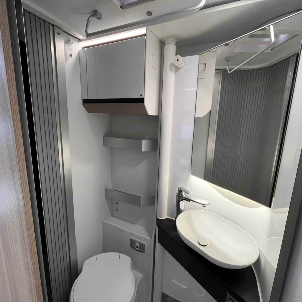 Champion Caravanes et Camping Car COMPACT DL Adria