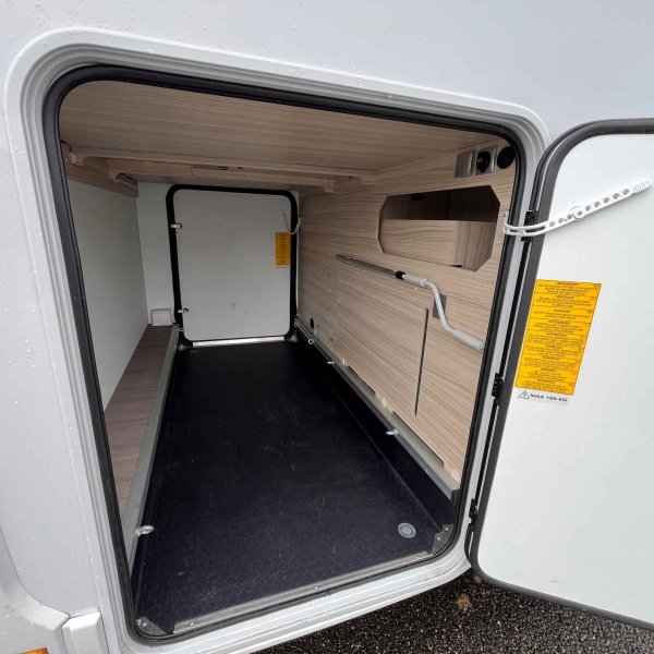 Champion Caravanes et Camping Car COMPACT DL Adria