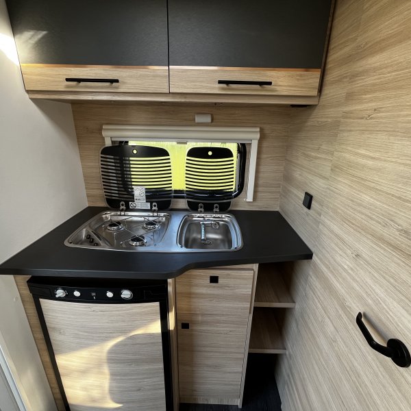 Champion Caravanes et Camping Car COMFORT 420 CP Sterckeman