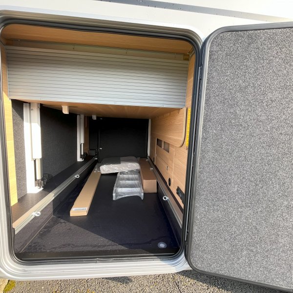 Champion Caravanes et Camping Car MATRIX 650 DC 60th Adria