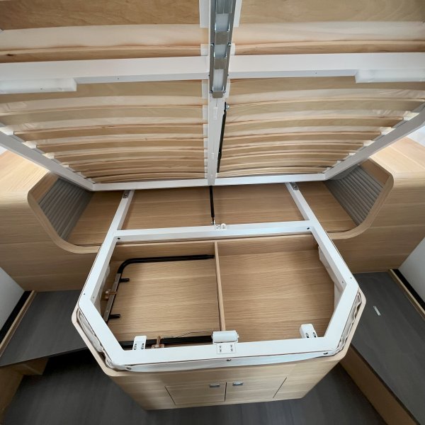 Champion Caravanes et Camping Car MATRIX 650 DC 60th Adria