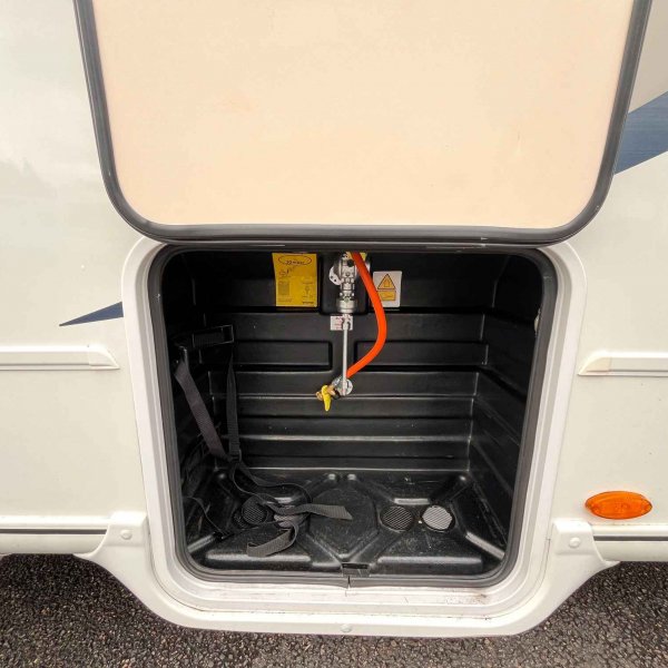 Champion Caravanes et Camping Car CHAUSSON 6010 EXALTIS Chausson