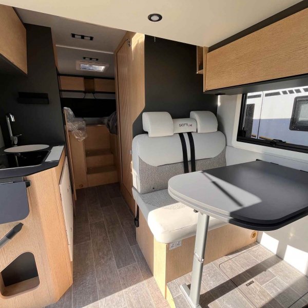 Champion Caravanes et Camping Car GIOTTI LINE COMPACT CX66 Giottiline
