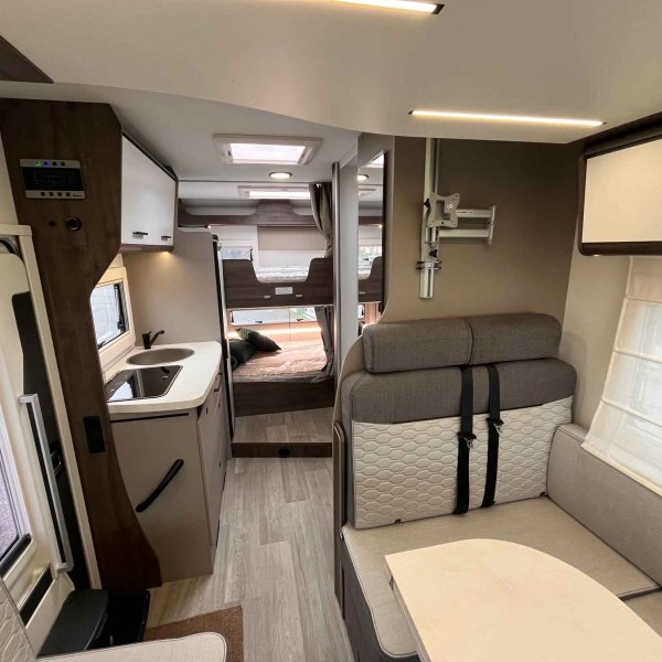 Champion Caravanes et Camping Car BENIMAR TESSORO 425 Benimar