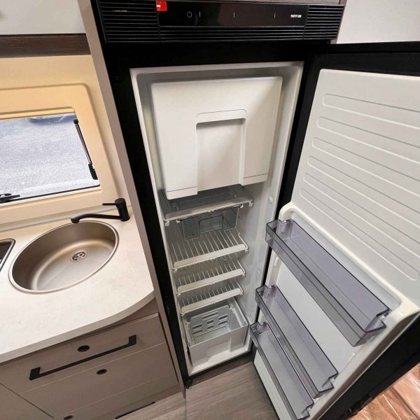Champion Caravanes et Camping Car BENIMAR TESSORO 425 Benimar