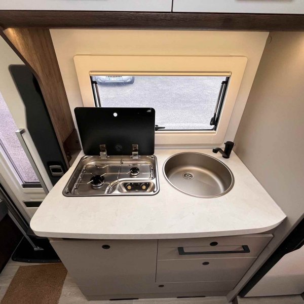 Champion Caravanes et Camping Car BENIMAR TESSORO 425 Benimar