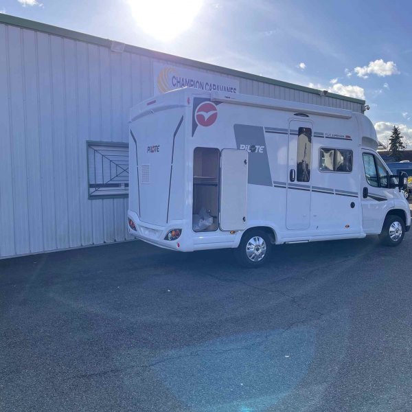 Champion Caravanes et Camping Car P620 EXPRESSION Pilote