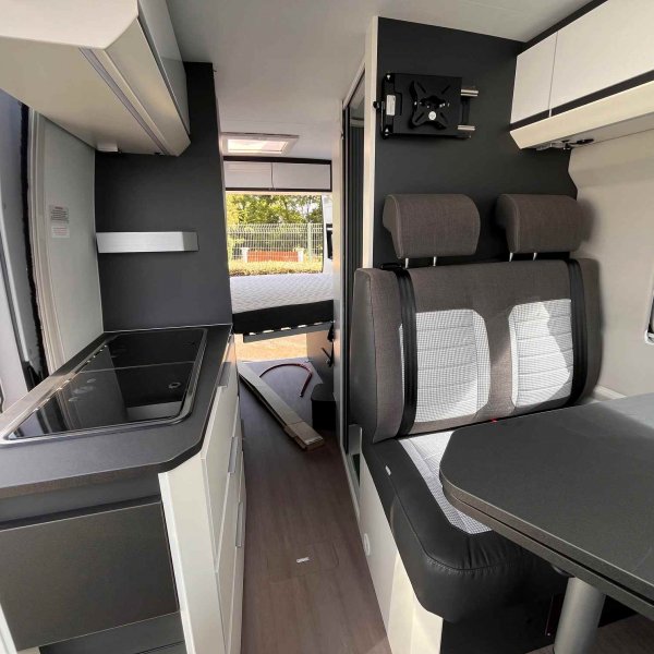 Champion Caravanes et Camping Car TWIN SUPREME 600 SPB Adria