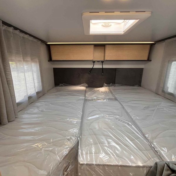 Champion Caravanes et Camping Car COMPACT CX66 PREMIERE EDITION Giottiline