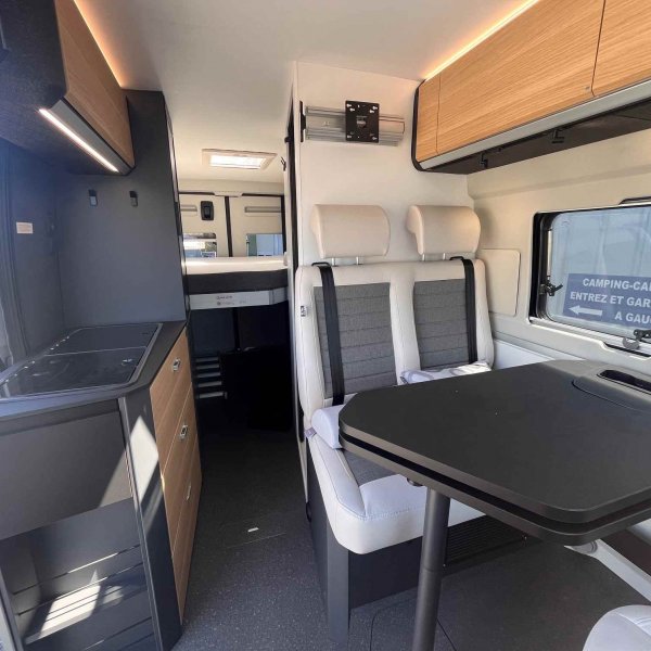 Champion Caravanes et Camping Car TWIN 640 SGX 60 Years Adria